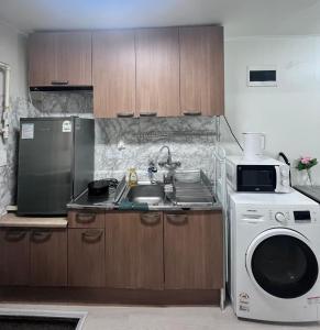 4, near hongdae, 3 beds, 2 rooms