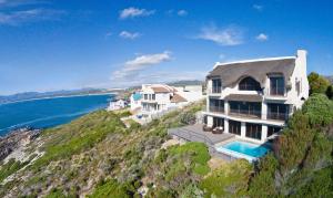 Whale Huys Luxury Oceanfront Eco Villa