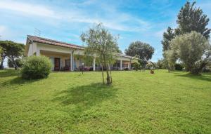 1 Bedroom Lovely Home In Pescia Romana