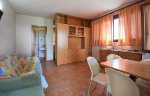 1 Bedroom Lovely Home In Pescia Romana