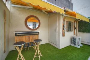 FRGK RUE HOCHE Luxury 2BR - Large Terrace - 2 min Palais