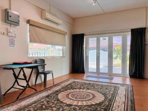 A Classic Heritage Mansion in the Heart of Melaka, Max 12 Pax, Park 6 Cars, Walk to Local Nyonya Restaurants & Tourist Site, COMFY HILL 2