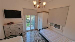 Tyros House