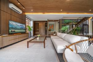 Lila Villa - Family and Group Retreat with Private Pool in Pererenan