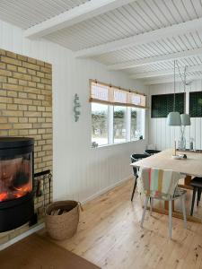 Sea View In Nostalgic 60S Home Near Dunes