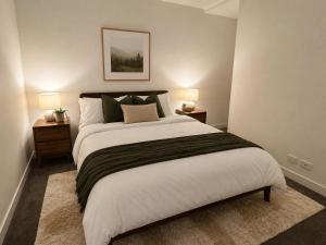 2BR Apartment in FV Flatiron | Pool, Gym, Train