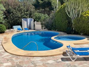Stunning Modern 2 Bedroom Bunga with Shared Pool
