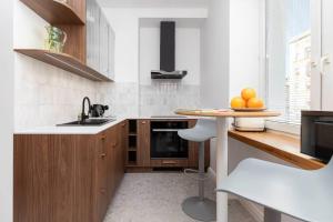 Apartment with Balcony Gdynia Downtown by Noclegi Renters