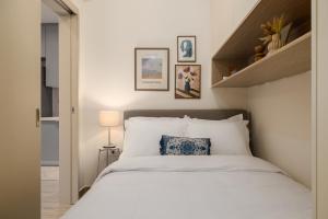 Azure Elegant Apartment by BiNoBi!