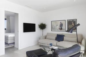 Luxury Apartment with Terrace in Higueron