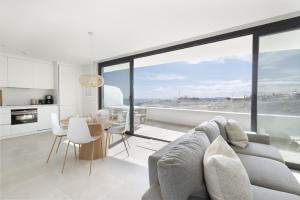 Elegant Luxury Suite with Terrace in Higueron