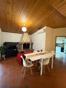 7 seats, 200 meters from the sea