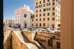 JOIVY Spacious 3-Bedroom Apartment in Central Genoa