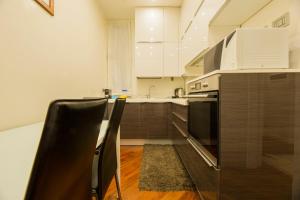 JOIVY Spacious 3-Bedroom Apartment in Central Genoa