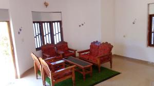 Zeenath Villa & Rooms