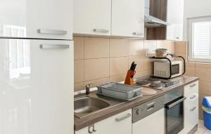 Awesome Apartment In Rab Supdraga With Wifi
