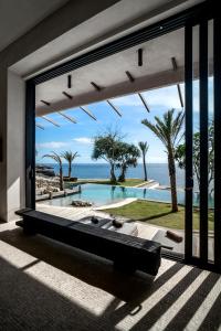 Oceanfront 5BR Luxury Villa, 22m Pool, Best Sunset in Lembongan