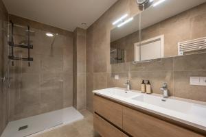 Luxury Apartment with Panoramic Views