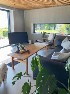 Fjord View In Modern Home In Thyholm