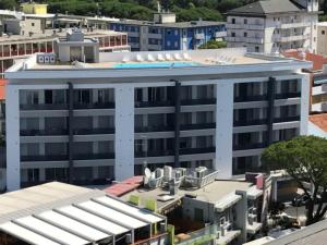 Flat with panoramic rooftop pool