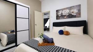 Ambience Residence by Jeffery Lam Home Management