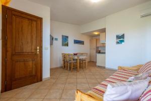 Sea View Isola Rossa Apartment 3