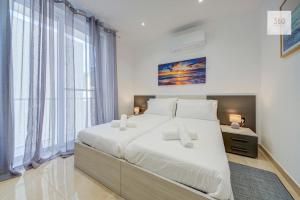 Beautiful 2BR seafront home with WIFI & comfy beds