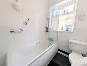 Spacious 5BR | Ideal for Contractors & Long Stays