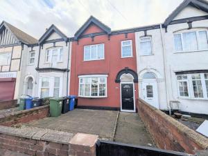 Spacious 5BR | Ideal for Contractors & Long Stays