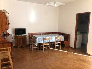 Luni Mare - Appartamento con 2 camere da letto e Giardino