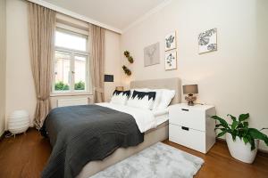 Oriental Touch River Apartment