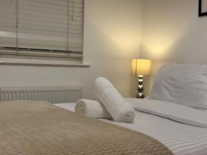 Comfortable 2-Bedroom Home Near Westfield - Sleeps 8