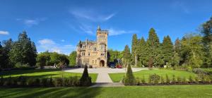 DOLLARBEG CASTLE - The Tower - Luxury Apartment