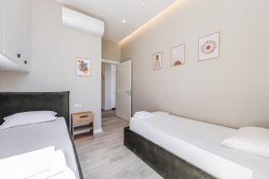 Sea View Panorama Green Coast 2BR Patio Retreat by PikHost