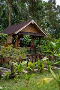 Tetebatu River Side BUNGALOWS