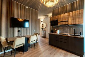 10 Floor Apartments by Quokka 360 - Como City View & Parking