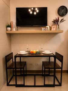 Posh 1BR @ SM Southmall w 100mbps and Netflix