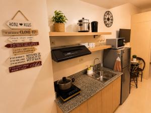 Lovely 1BR Condo @ SM Southmall w Netflix & High Speed WIFI