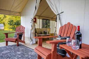 Summer Escape: Hike & Stargaze near Roaring River in Cassville, MO