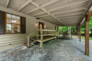 Serene Countryside Cabin Surrounded by Nature in Mentone, Alabama