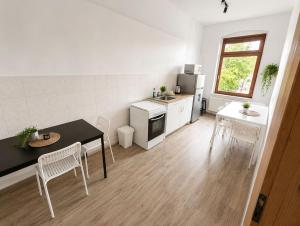 Modern 3BR Apartment in Central Chemnitz for 10 Guests