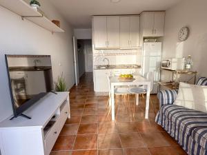 Sunset Balcony & Sea Views in Patalavaca Apt 18