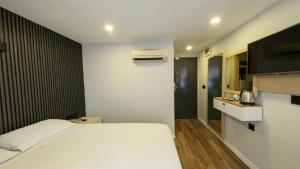 LEGEND TULIP HOTEL