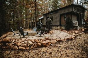 Incredible Secluded Cabin wit Barbecue and Privileged Sights in Tracy City, Tennessee