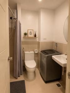 Spacious 2BR Staycation Las Piñas