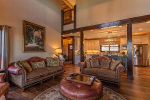 Heritage Lodge at Eagles Nest