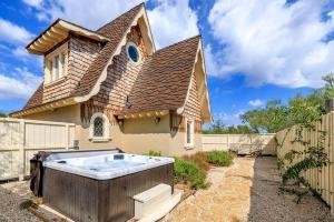 Enchanting Fairytale Cottage with Secret Spa Retreat near Fredericksburg, Texas