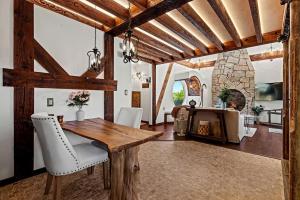 Enchanting Fairytale Cottage with Secret Spa Retreat near Fredericksburg, Texas