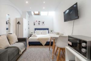 Spacious Studio Apartment in Shoreditch