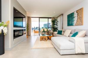 ViVi Homes - Casa Olivia - Sea View - Pool - Terrace